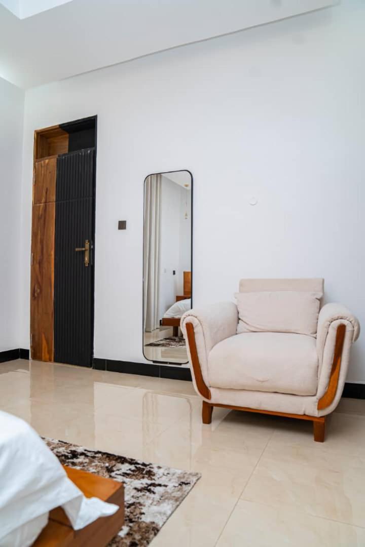 Unit Number 1 Apartment Nkunjila ภายนอก รูปภาพ