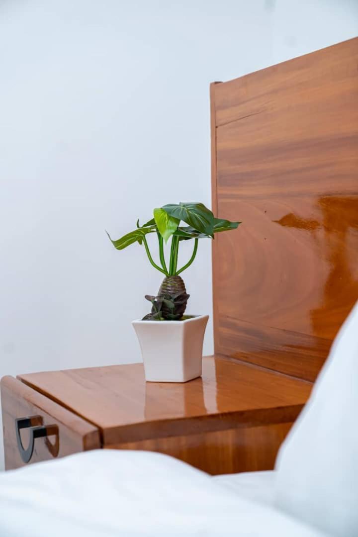 Unit Number 1 Apartment Nkunjila ภายนอก รูปภาพ