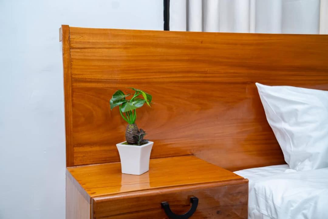 Unit Number 1 Apartment Nkunjila ภายนอก รูปภาพ